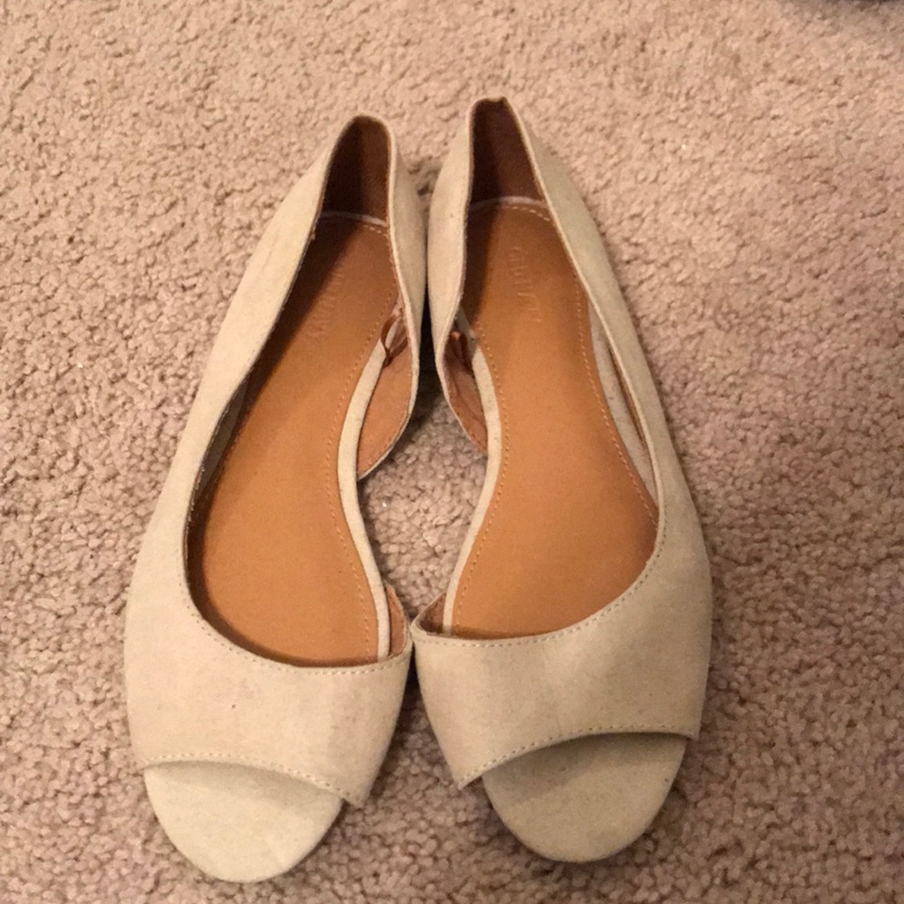 Old Navy flat